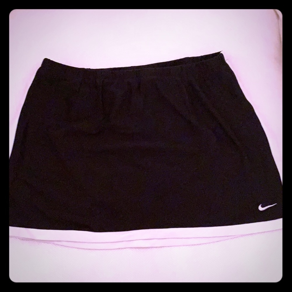 Nike tennis skirt blk with white trim SMALL‎ 4-6